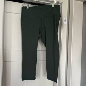 Old Navy Green Leggings Stretchy Capri-Length